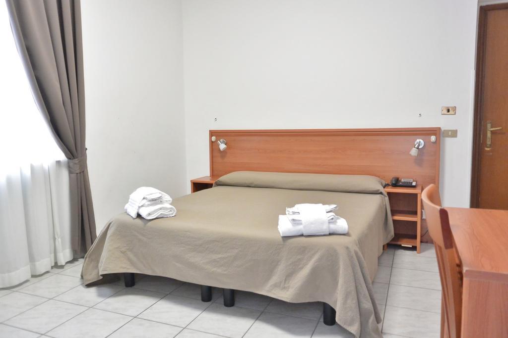 Hotel Trentina Milano Ngoại thất bức ảnh